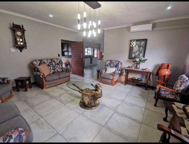 3 BEDROOM HOUSE FOR SALE IN GOLF PARK